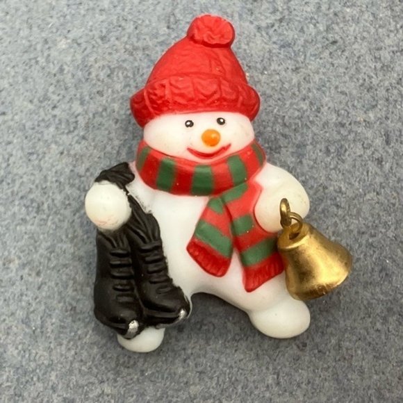 Christmas Pin Brooch Snowman White Gold Bell Red Hat Green Scarf Ice Skates - Picture 6 of 6